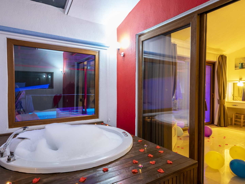  gece  -  Kasım
  | Kalkan İslamlar Balayı Villası: Taş ve Ahşabın Romantik Uyumu